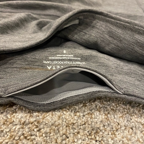 Athleta Ultimate Stash Pocket Capri - Picture 9 of 10